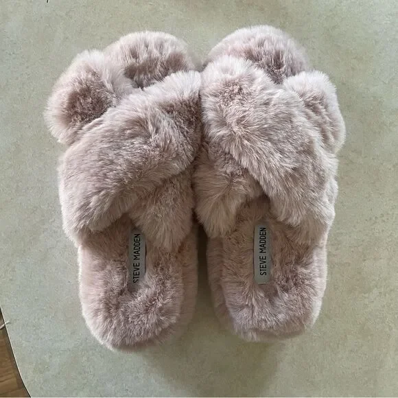 Steve Madden Blush Pink Slippers size 9/10 new without tags Faux fur soft comfy - Picture 5 of 5
